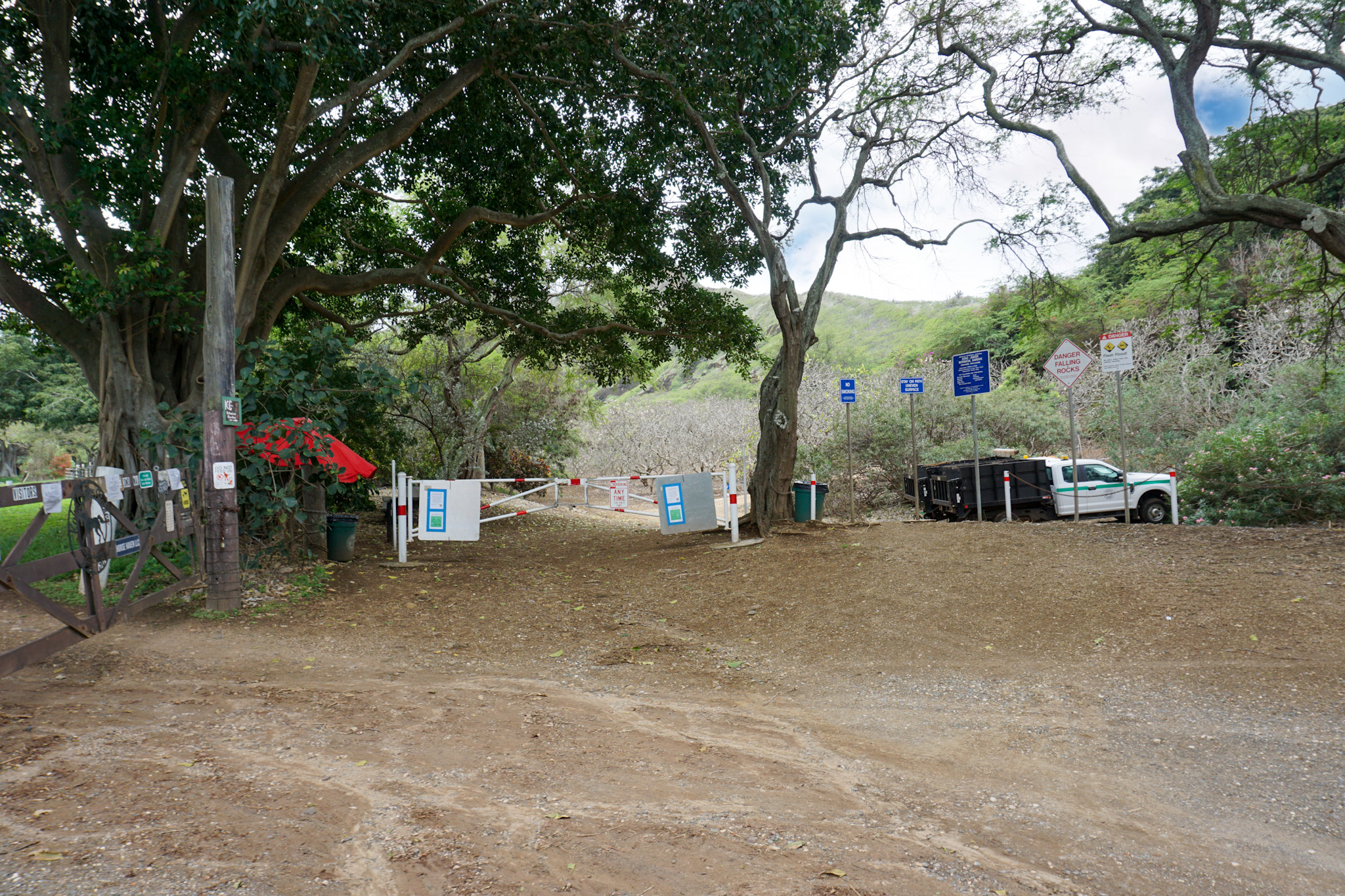 Koko Botanical Gardens (Oahu) Parking Lot